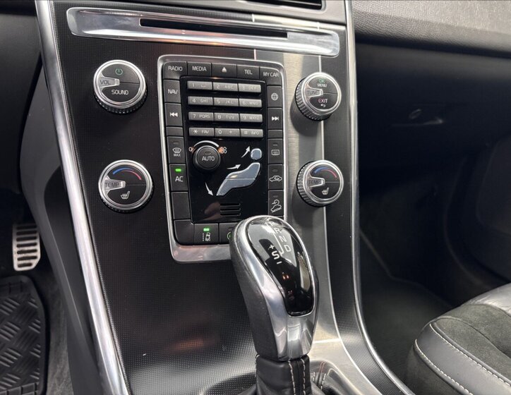 Volvo XC60 Kombi 2,4 l 140 kw