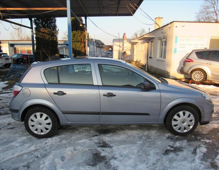 Opel Astra Hatchback 1,4 l 66 kw