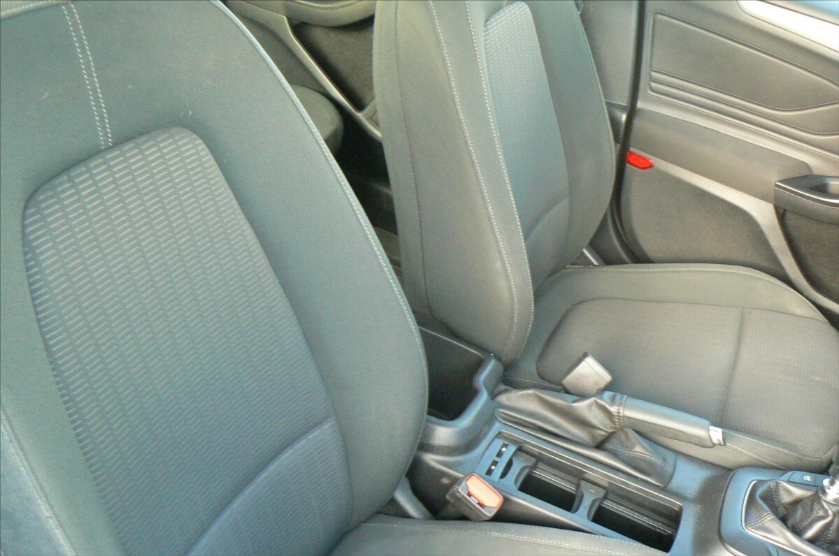 Ford Focus Kombi 999,0 92 kw