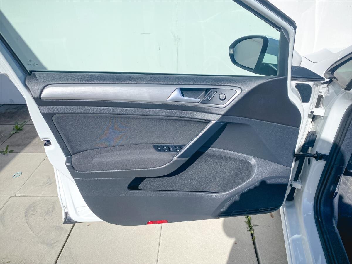 Volkswagen Golf Hatchback 1,4 l 81 kw