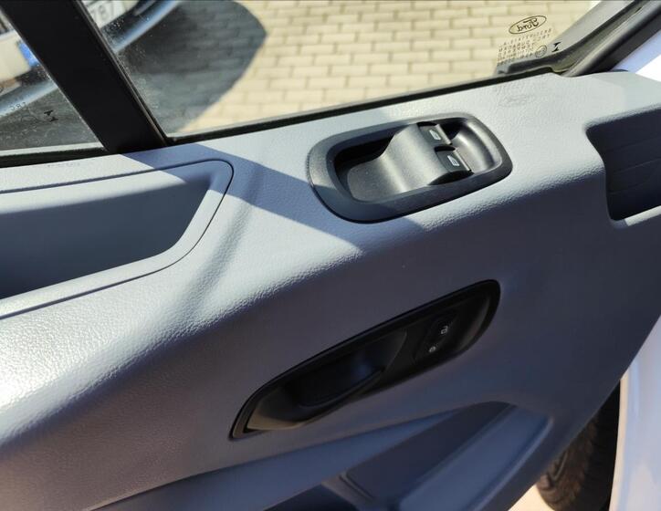 Ford Transit 18