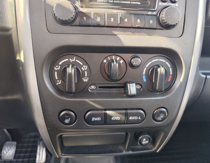 Suzuki Jimny SUV 1,3 l 63 kw