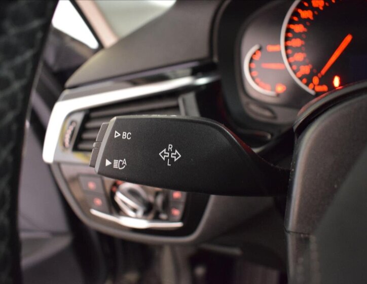 BMW Řada 5 Sedan / Limuzína 3,0 l 195 kw