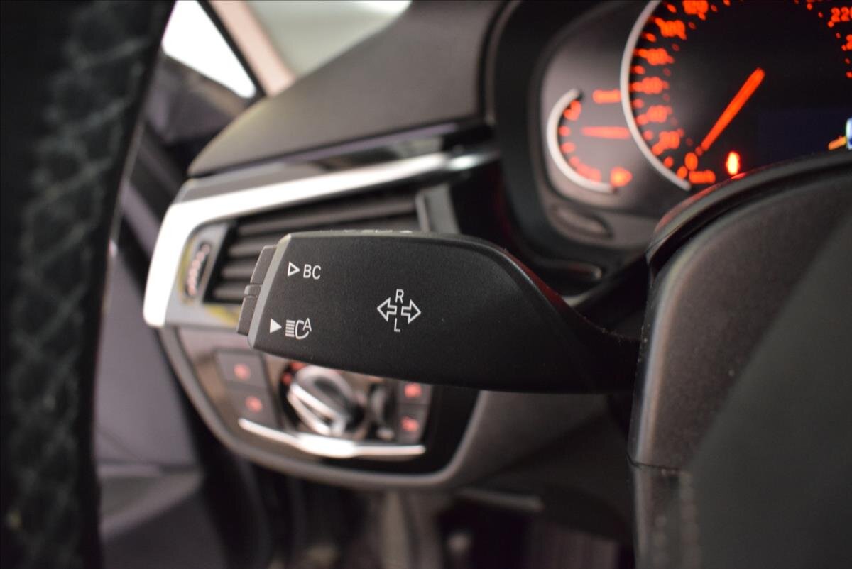 BMW Řada 5 Sedan / Limuzína 3,0 l 195 kw