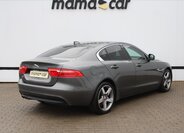 Jaguar XE 7