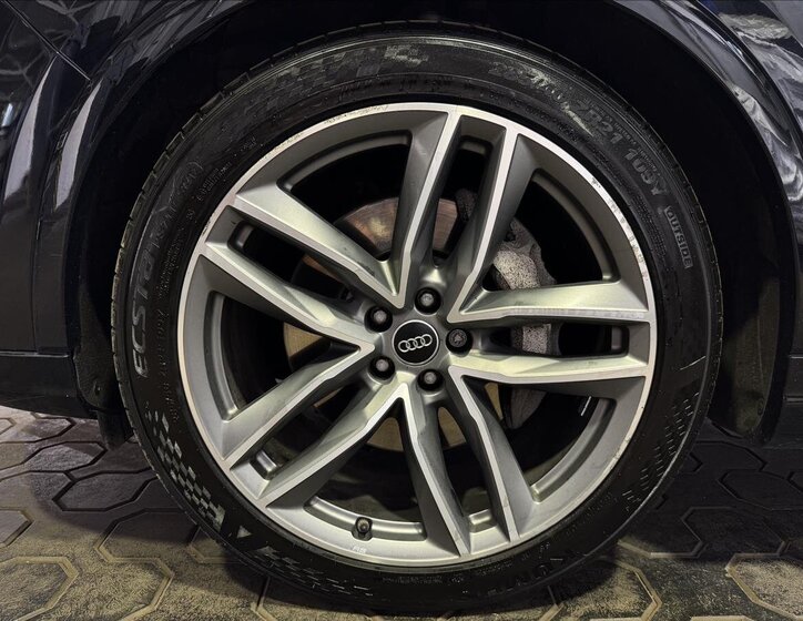 Audi Q7 SUV 3,0 l 160 kw