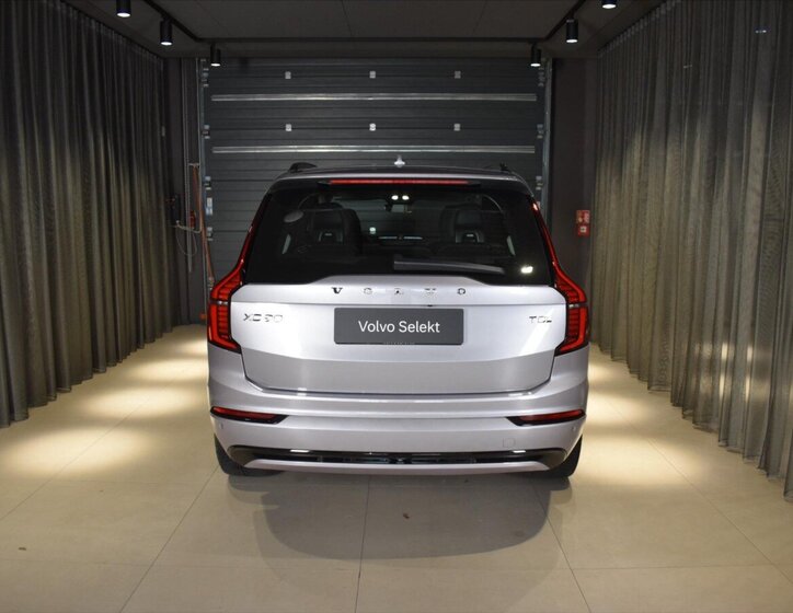 Volvo XC90 SUV / Terénní 2,0 l 228 kw
