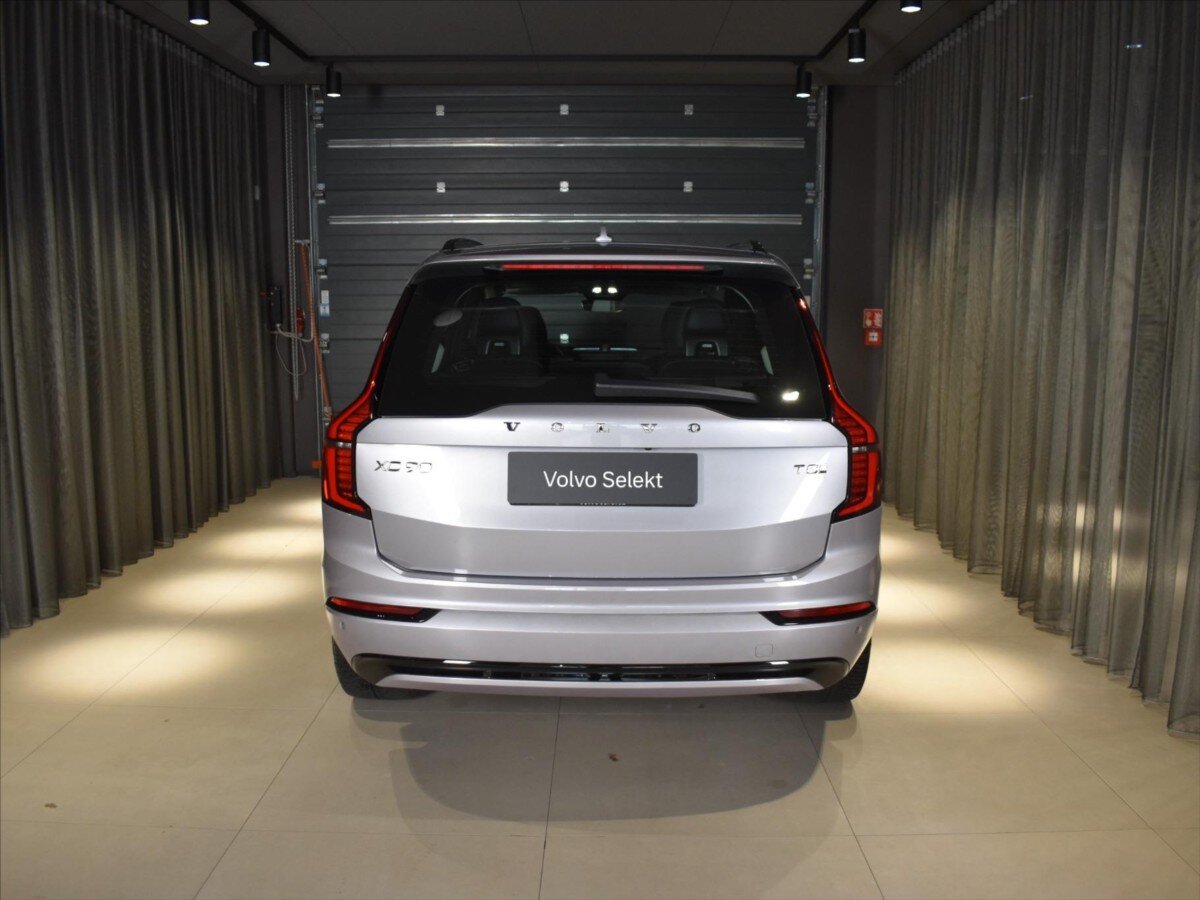 Volvo XC90 SUV / Terénní 2,0 l 228 kw