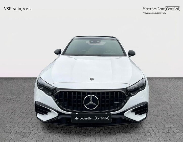 Mercedes-Benz Třídy E 8