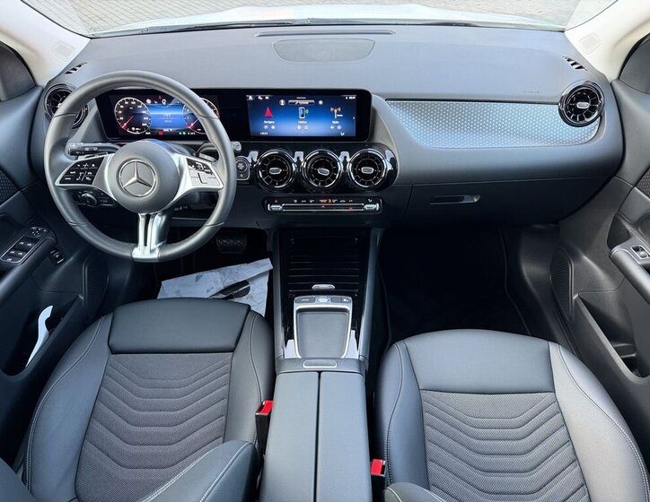 Mercedes-Benz GLA SUV / Terénní 2,0 l 140 kw