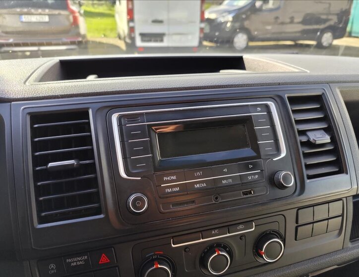 Volkswagen Transporter Kombi 2,0 l 84 kw