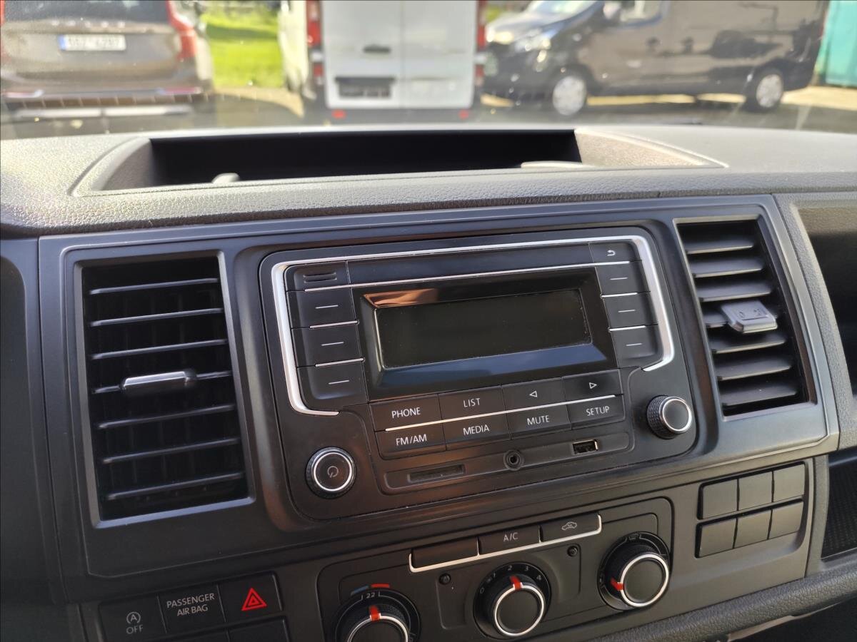 Volkswagen Transporter Kombi 2,0 l 84 kw