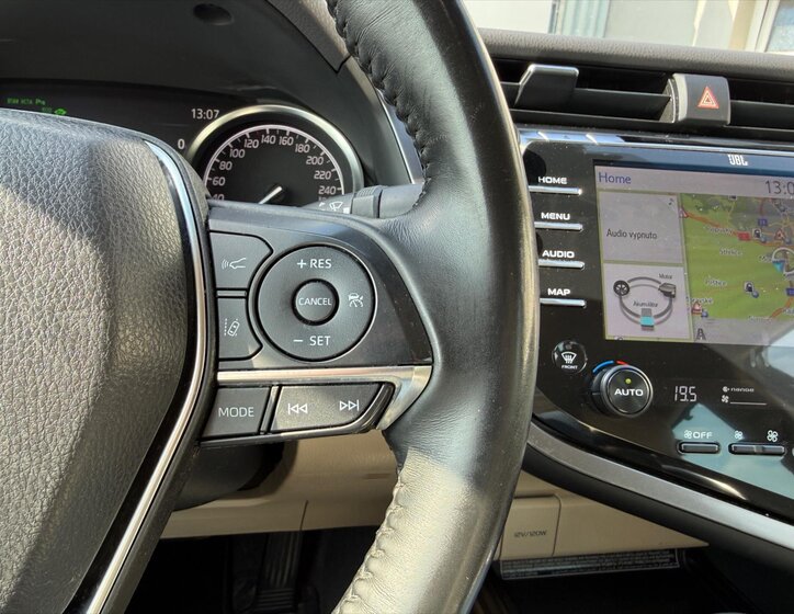 Toyota Camry Sedan / Limuzína 2,5 l 131 kw