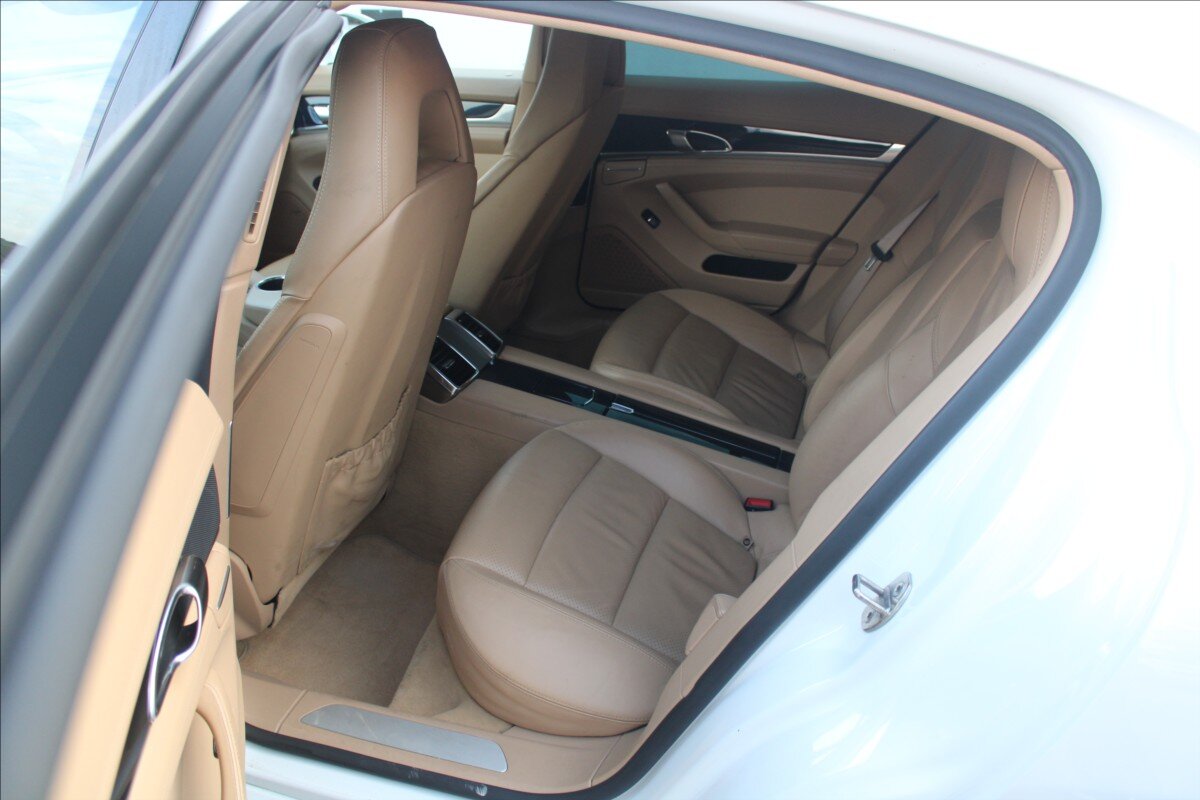 Porsche Panamera Hatchback 3,6 l 220 kw