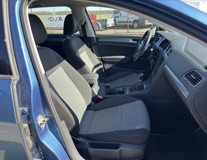 Volkswagen Golf Kombi 1,6 l 81 kw