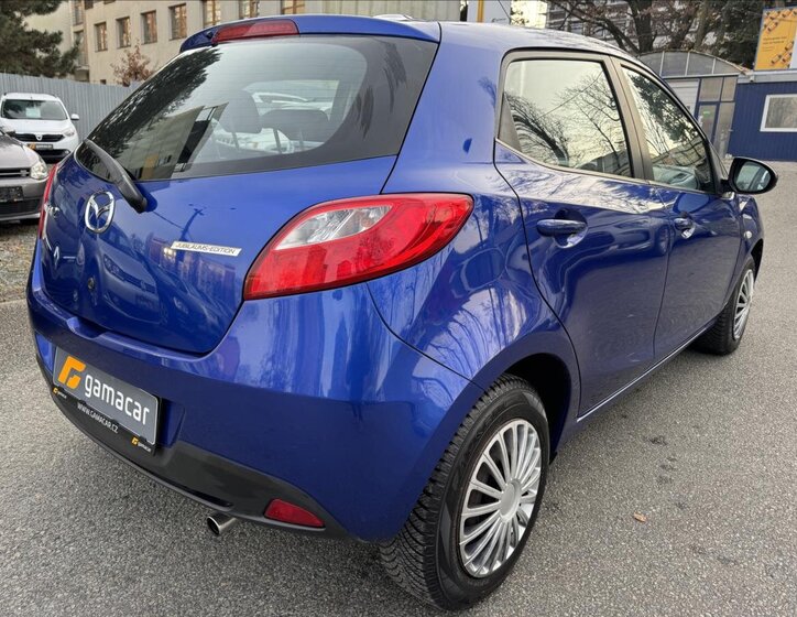 Mazda 2 12