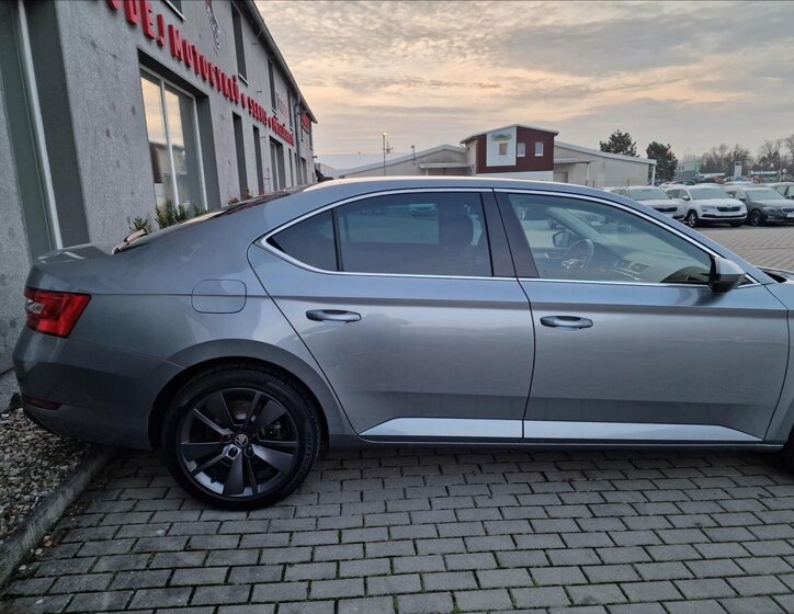 Škoda Superb 43