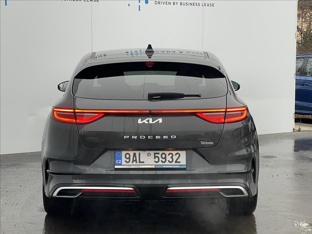 KIA ProCeed Kombi 1,5 l 118 kw