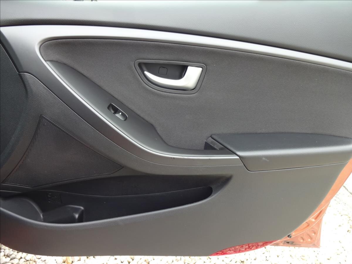 Hyundai i30 Kombi 1,6 l 99 kw