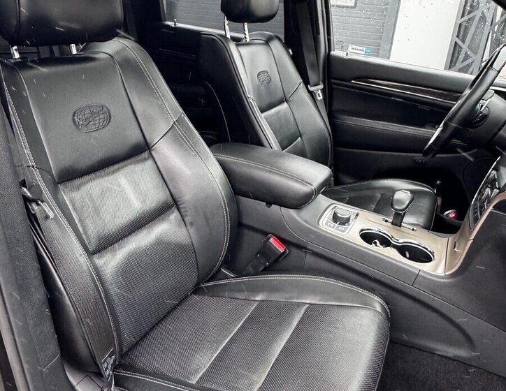 Jeep Grand Cherokee 12