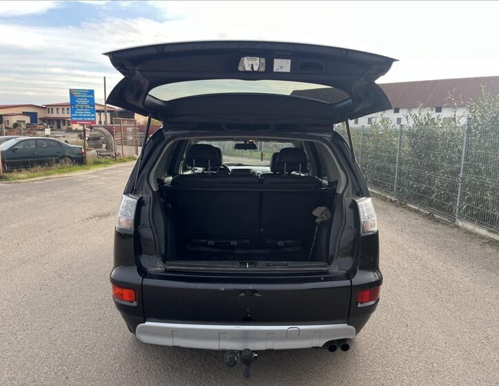 Mitsubishi Outlander SUV / Terénní 2,3 l 130 kw