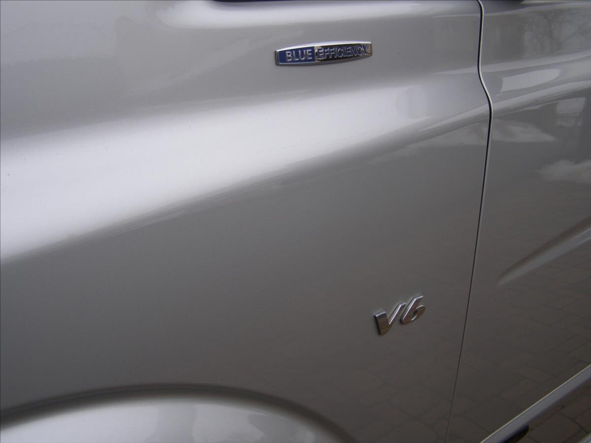 Mercedes-Benz Vito Kombi 3,0 l 165 kw