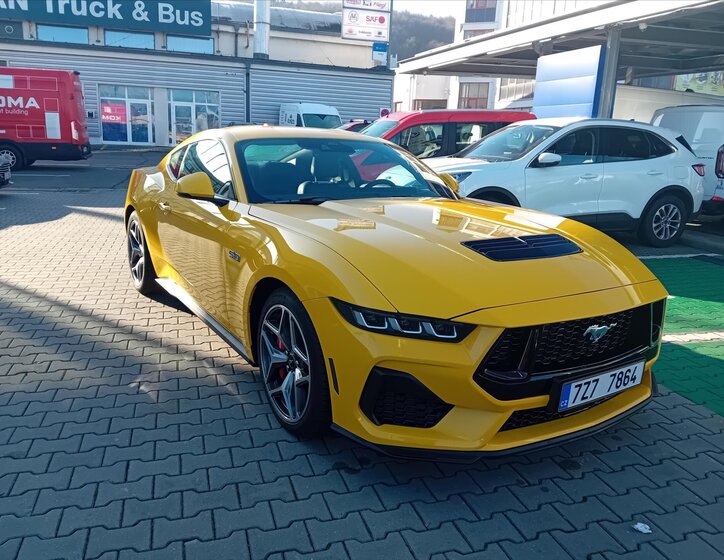 Ford Mustang Kupé 5,0 l 328 kw