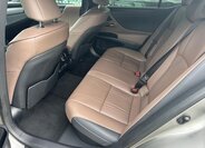 Lexus ES 300h Sedan 2,5 l 160 kw