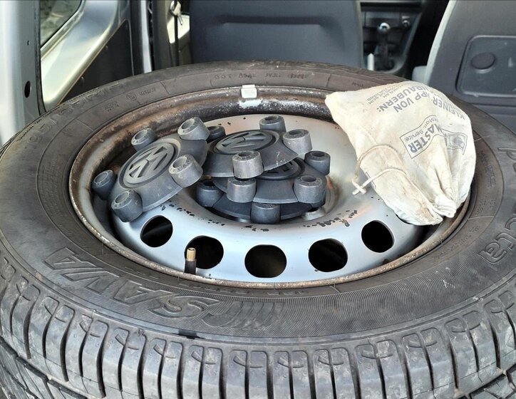 Volkswagen Caddy Skříň 1,6 l 75 kw