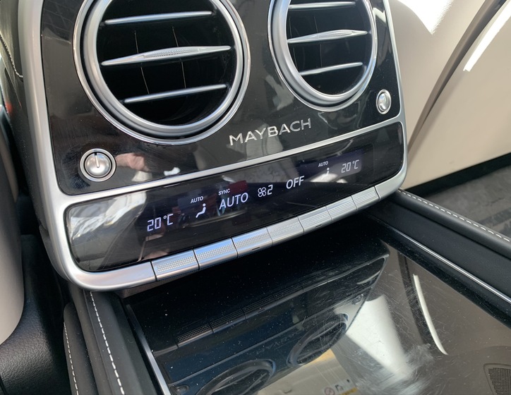 Mercedes-Benz Ostatní 4