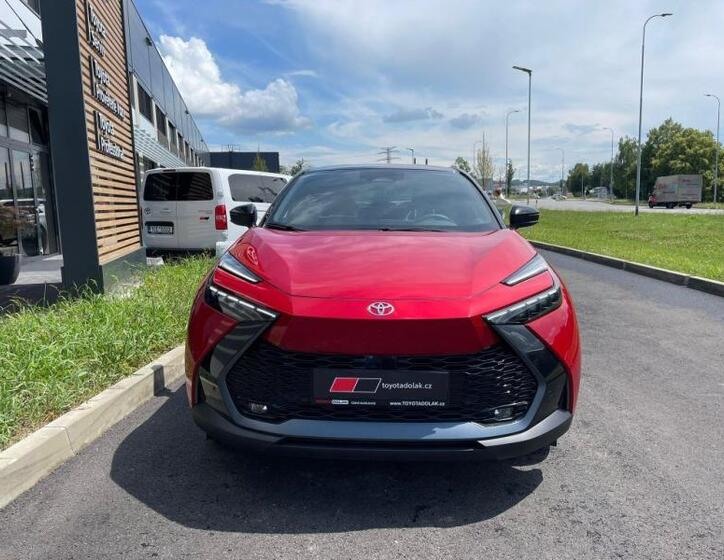 Toyota C-HR 2