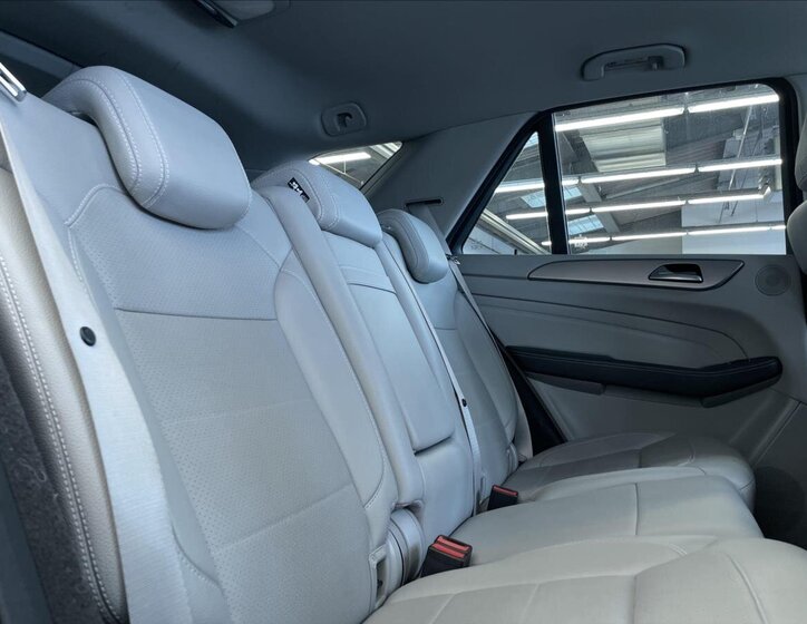 Mercedes-Benz Třídy M SUV 3,0 l 190 kw