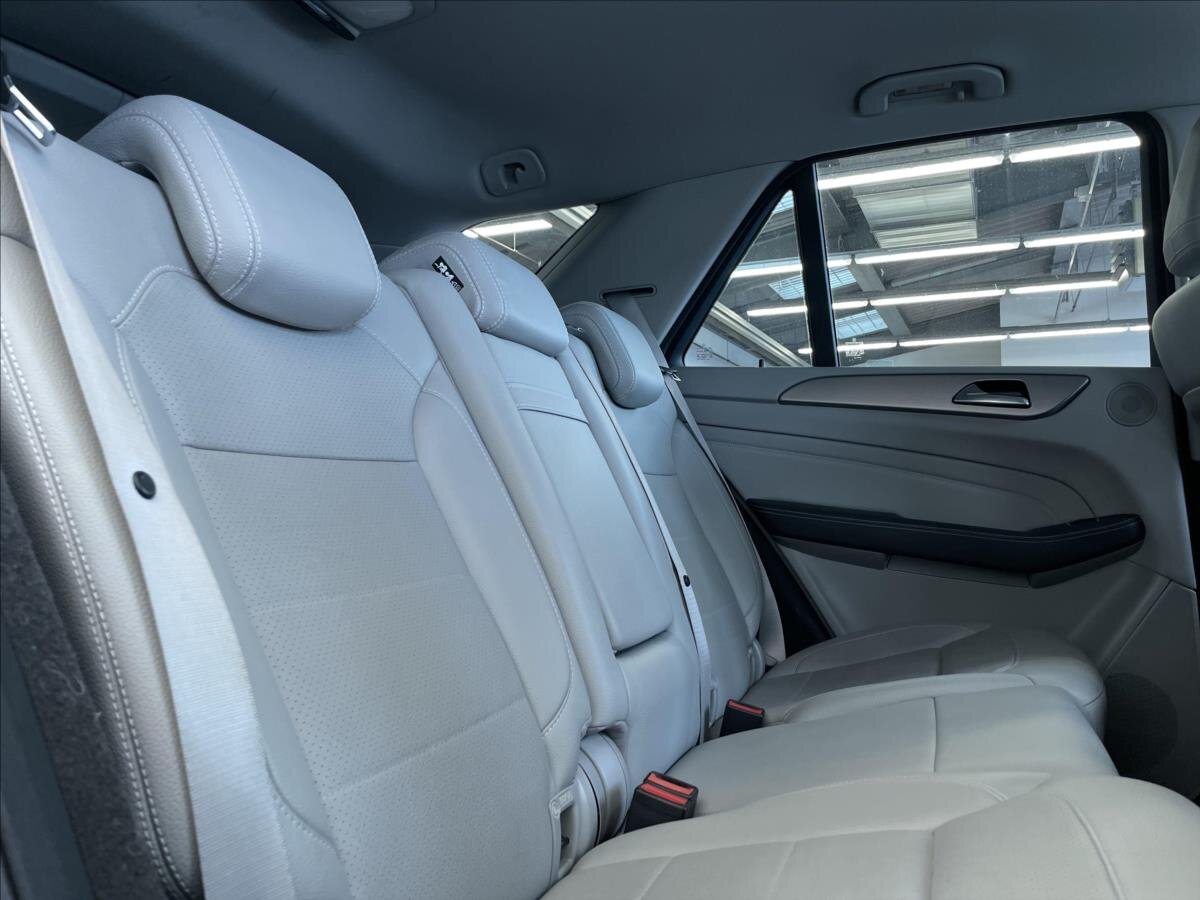 Mercedes-Benz Třídy M SUV 3,0 l 190 kw