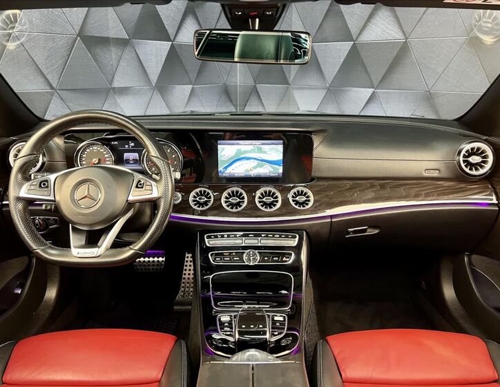 Mercedes-Benz Třídy E 16