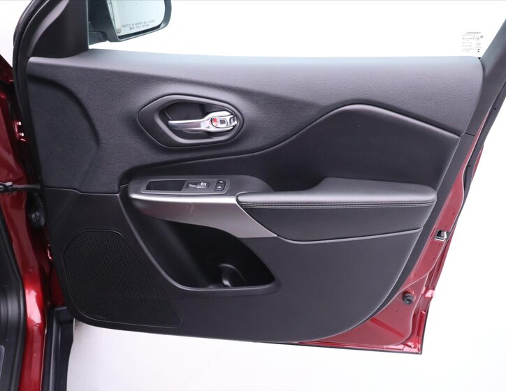 Jeep Cherokee SUV 3,2 l 200 kw