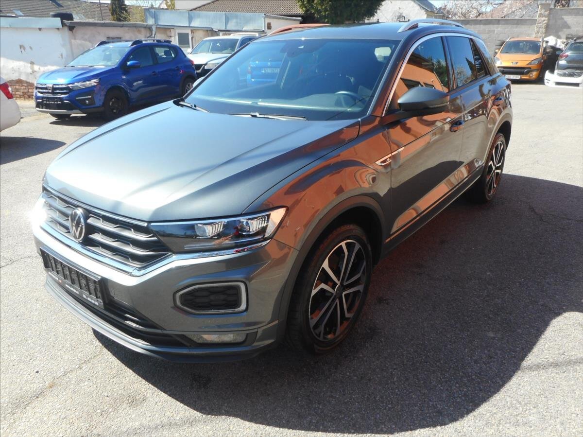 Volkswagen T-Roc SUV / Terénní 1,5 l 110 kw