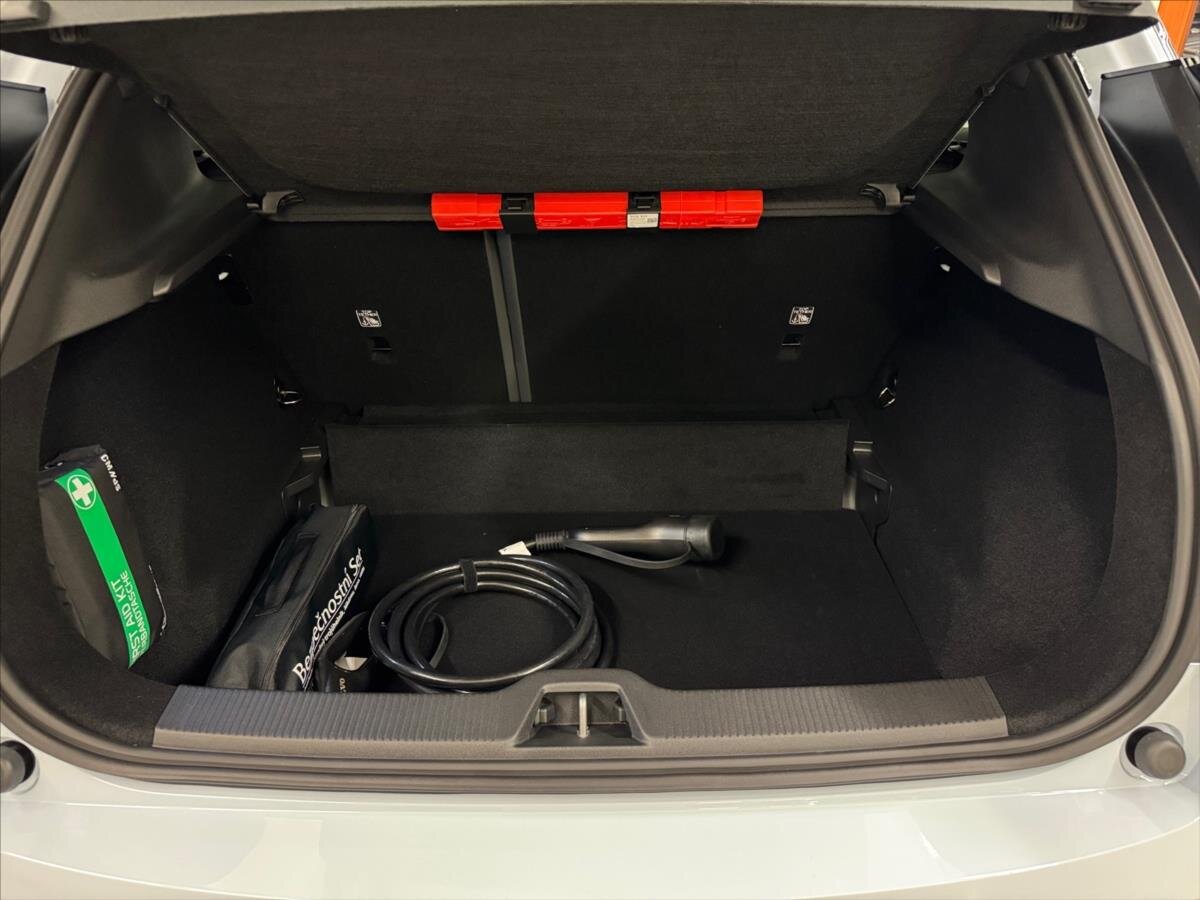 Volvo EX30 CUV 0,0 200 kw