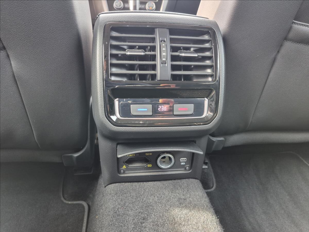 Volkswagen Passat Kombi 1,4 l 160 kw