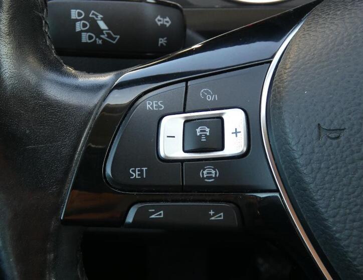 Volkswagen Tiguan 11