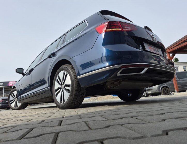 Volkswagen Passat Kombi 1,4 l 160 kw