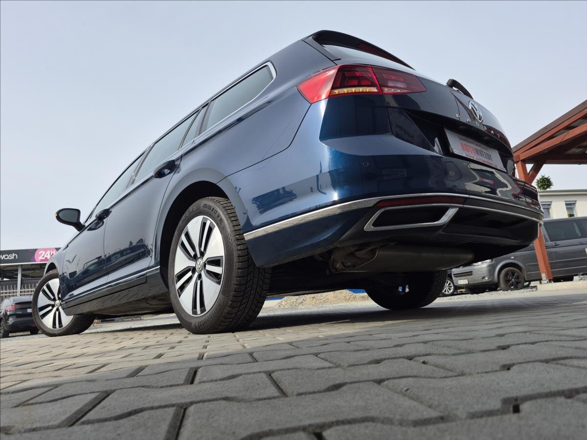 Volkswagen Passat Kombi 1,4 l 160 kw