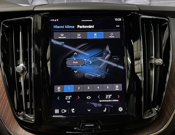 Volvo XC60 SUV 2,0 l 186 kw