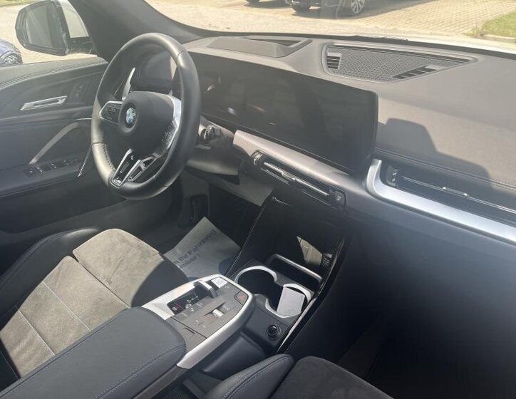 BMW X1 SUV 1,5 l 100 kw