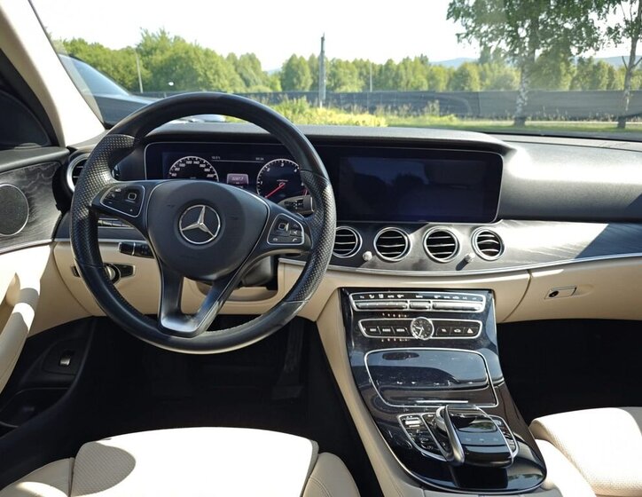 Mercedes-Benz Třídy E 14