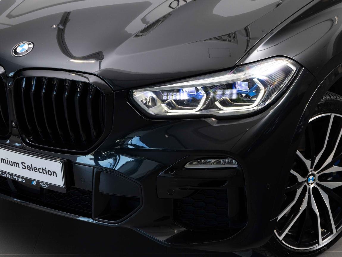 BMW X5 SUV / Terénní 4,4 l 390 kw