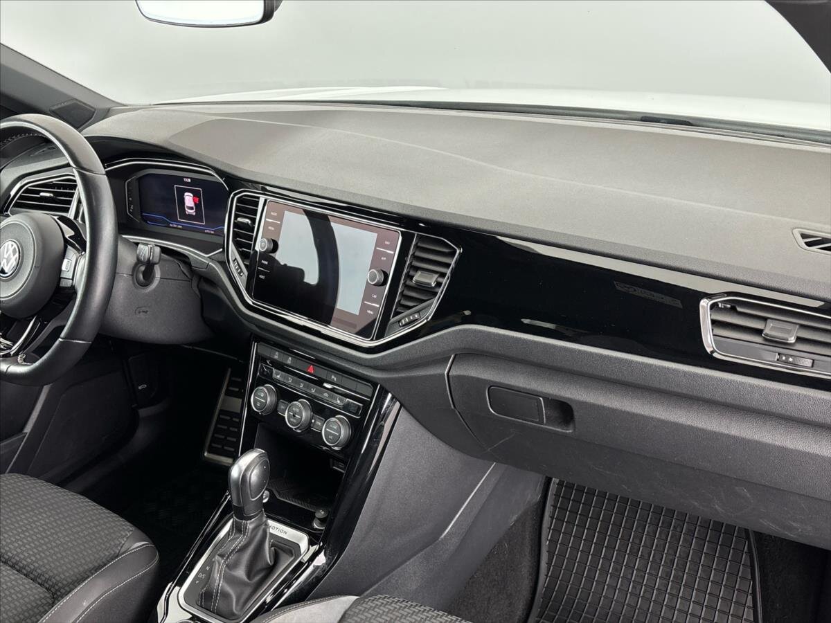 Volkswagen T-Roc SUV / Terénní 2,0 l 221 kw