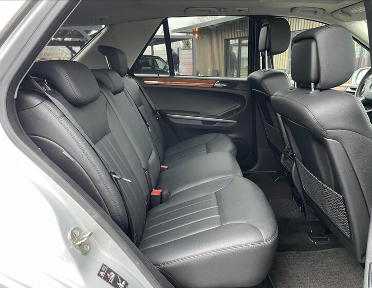 Mercedes-Benz Třídy M SUV / Terénní 3,5 l 200 kw