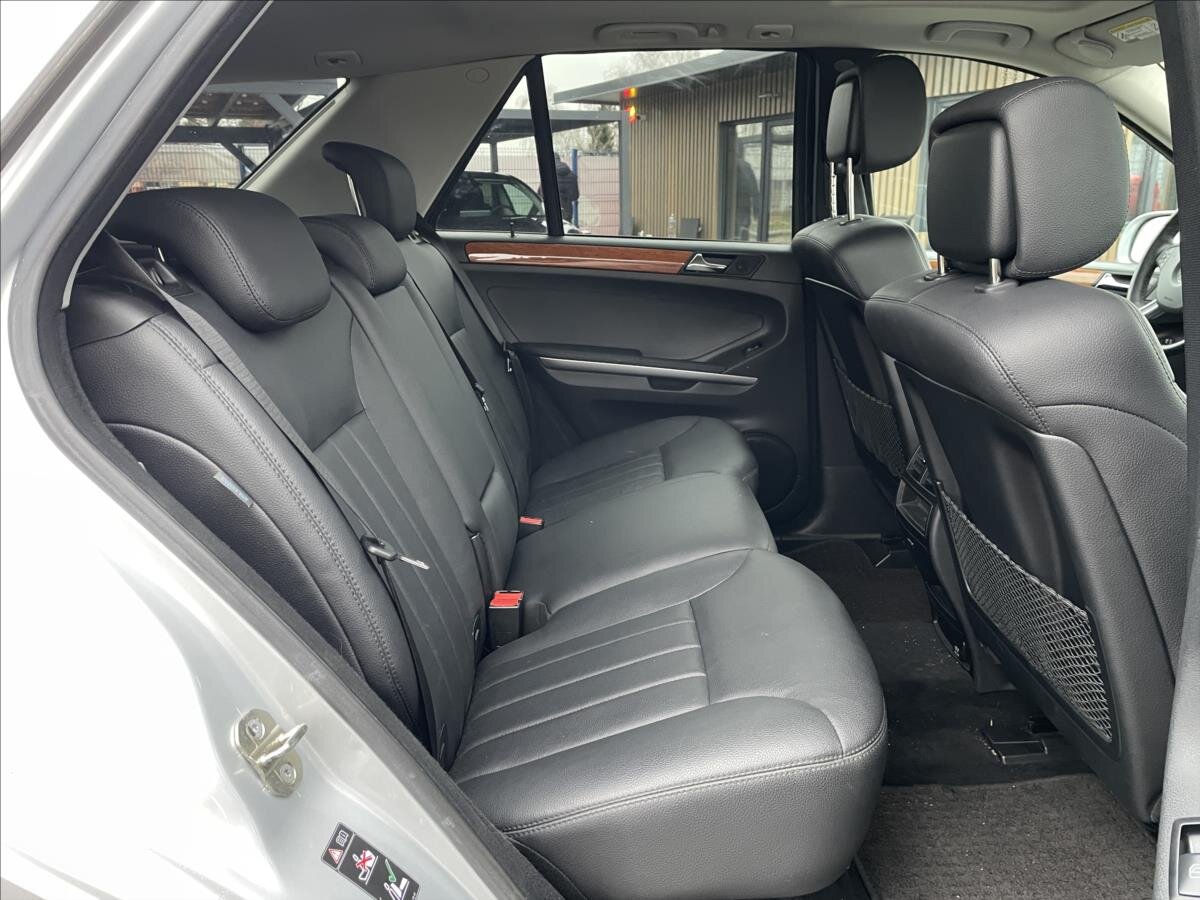 Mercedes-Benz Třídy M SUV / Terénní 3,5 l 200 kw