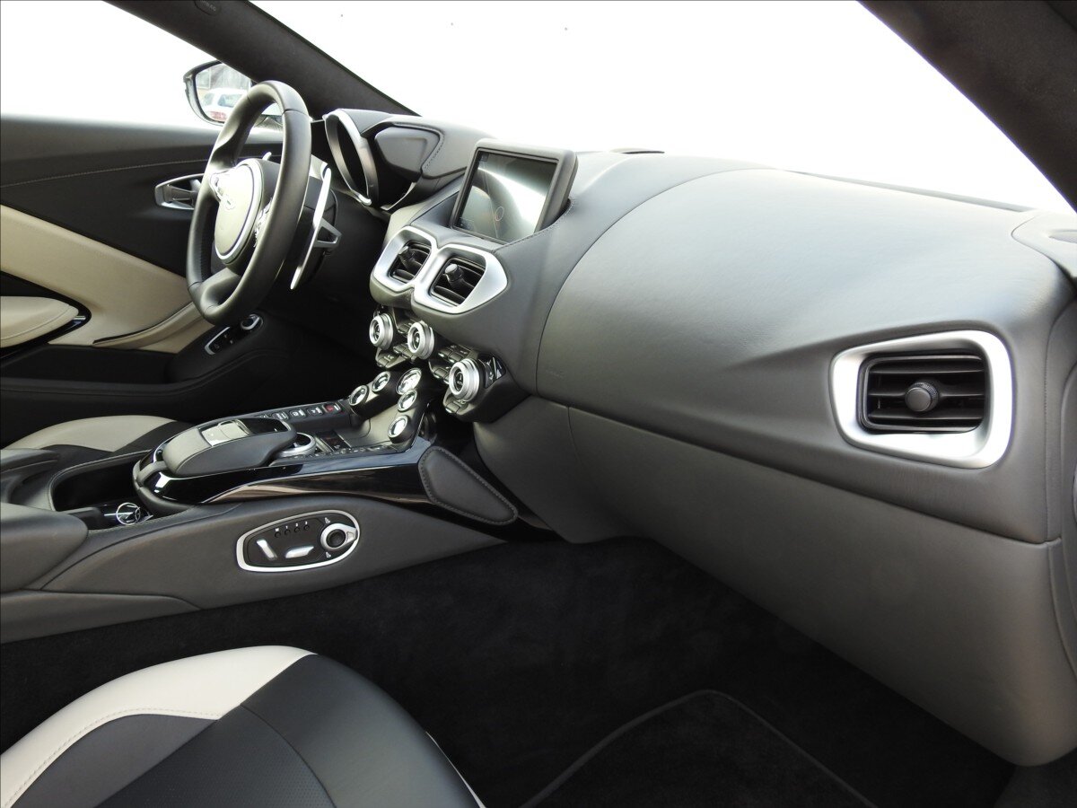 Aston Martin Vantage Kupé 4,0 l 375 kw