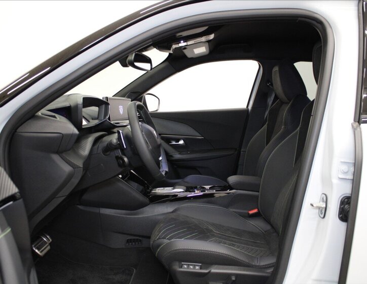 Peugeot 2008 SUV / Terénní 1,2 l 107 kw